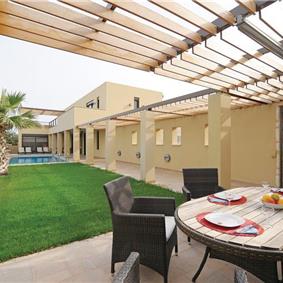 4 Bedroom Villa with Private Pool near Rethymno on Crete, Sleeps 8